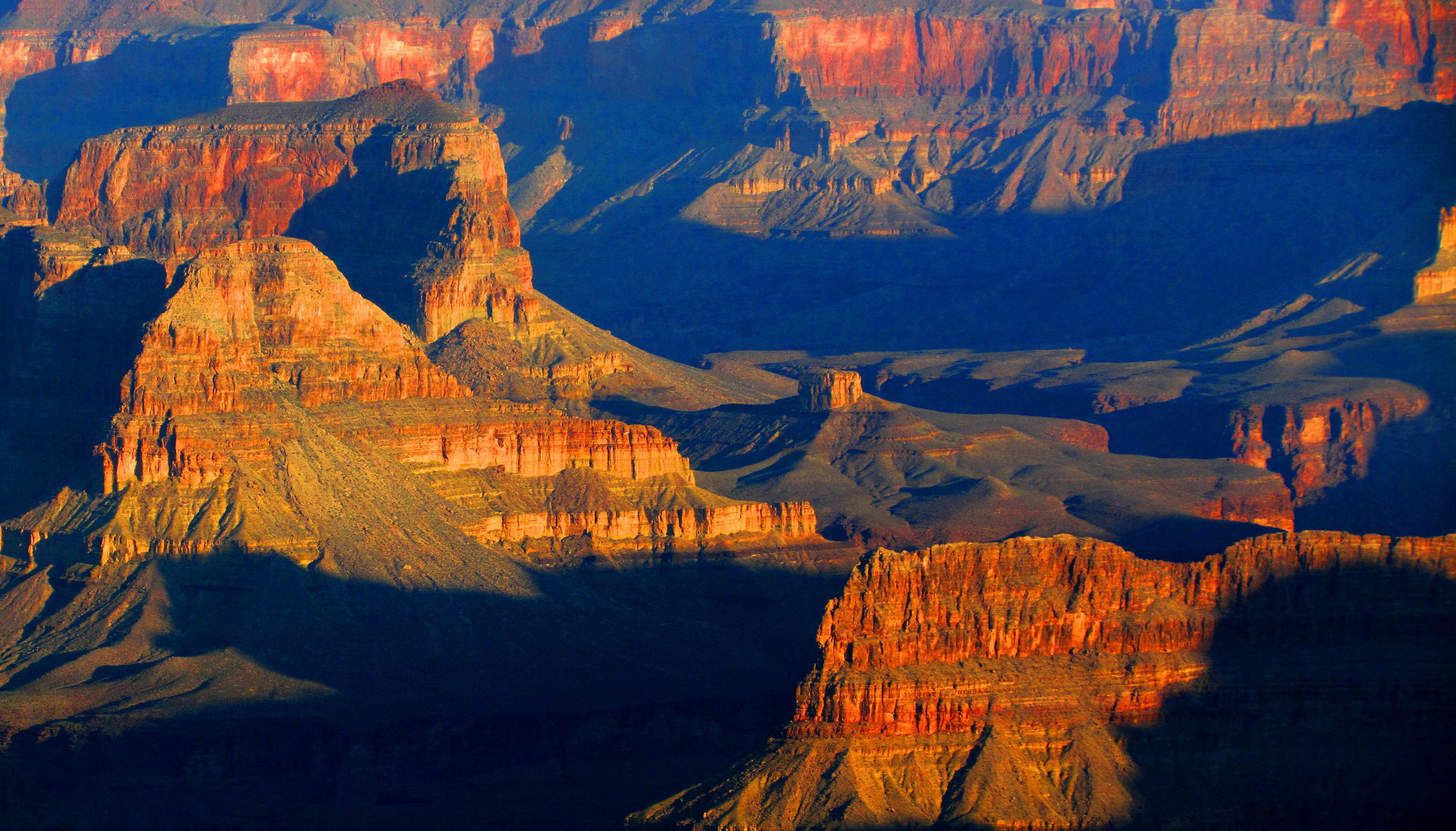 Обои горы, закат, каньон, сша, аризона, grand canyon, mountains, sunset, canyon, usa, az разрешение 2048x1169 Загрузить