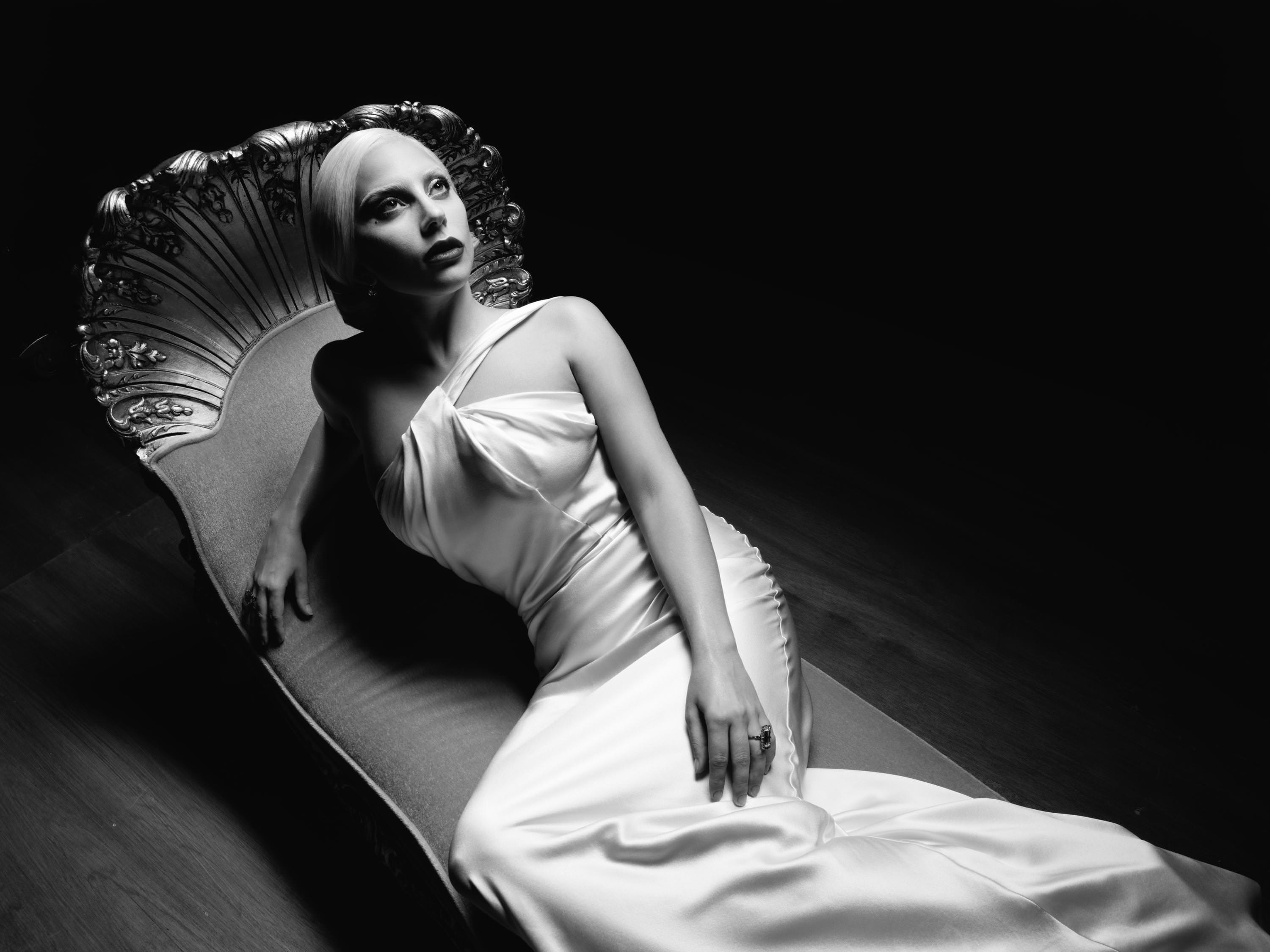 Леди Гага и Чести Бальестерос в Американской истории ужасов