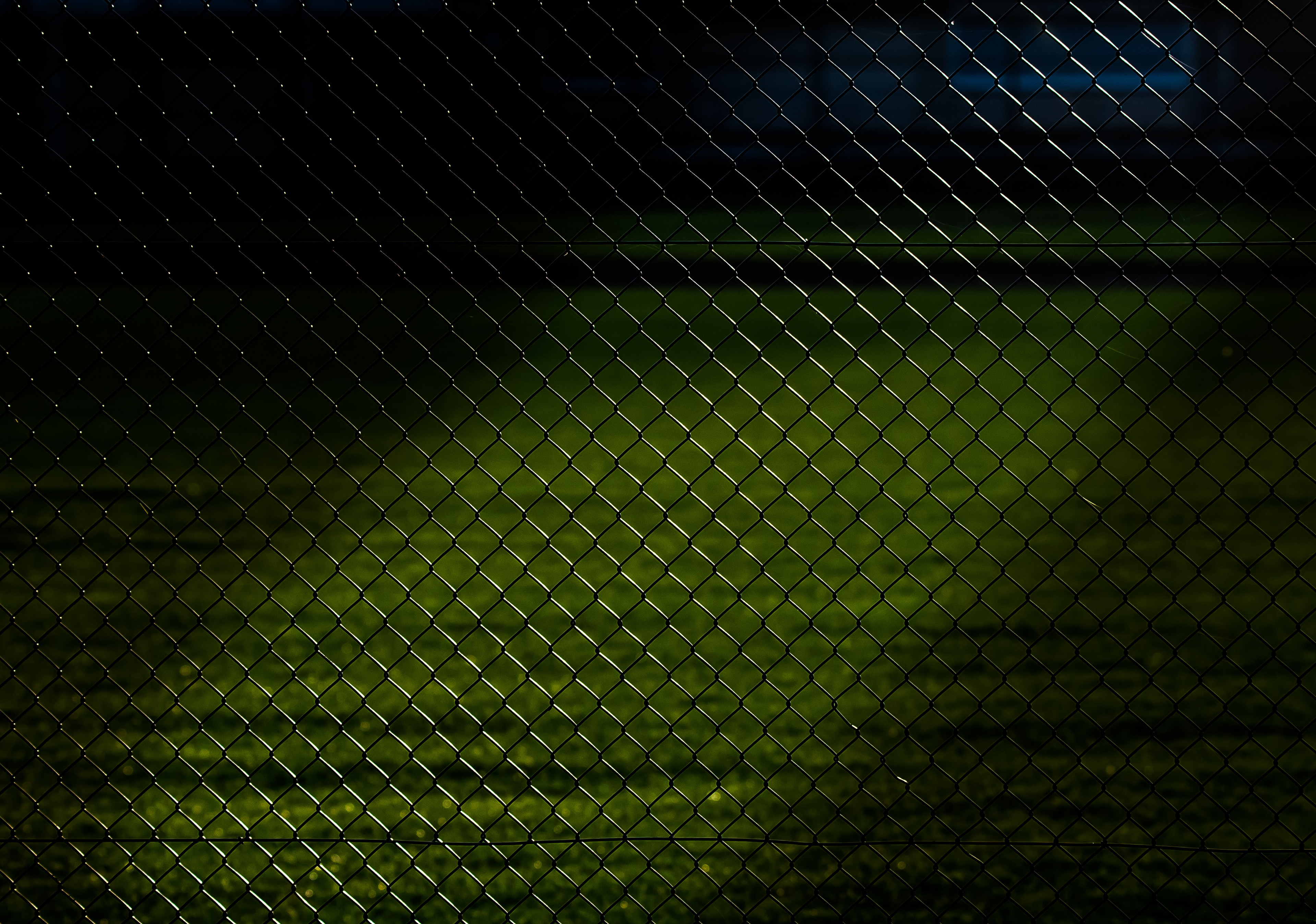 Обои металл, фон, забор, сетка, metal, background, the fence, mesh разрешение 3839x2697 Загрузить