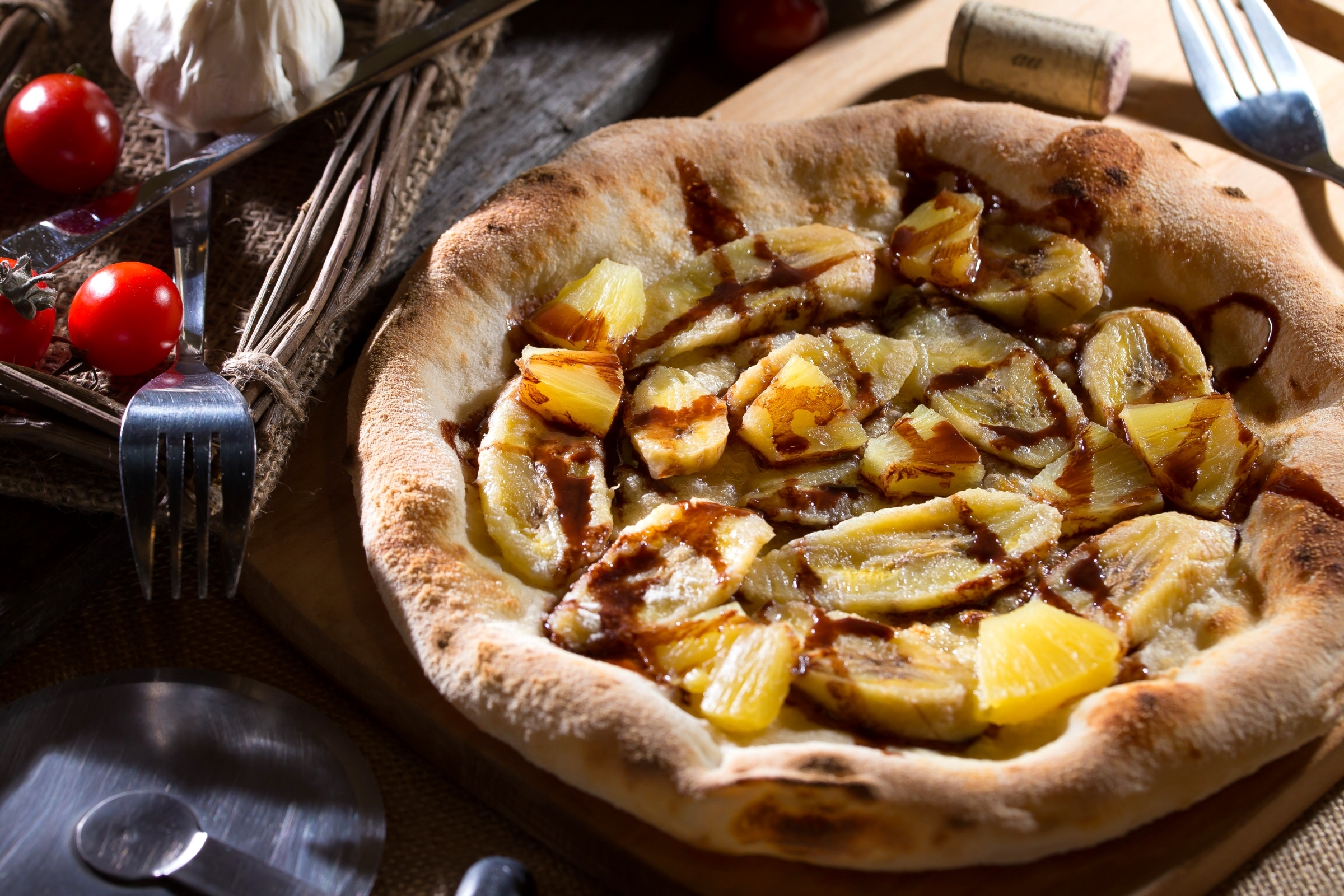 Обои шоколад, банан, ананас, сладкая пицца, chocolate, banana, pineapple, sweet pizza разрешение 2400x1600 Загрузить