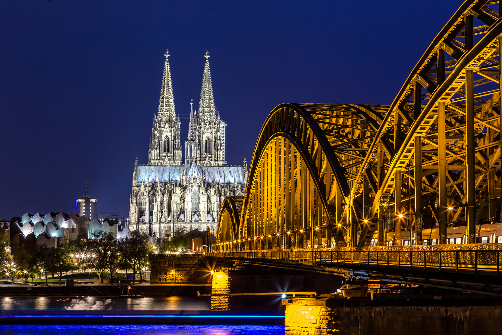 Обои ночь, германия, кельн, köln, night, germany, cologne разрешение 2048x1365 Загрузить