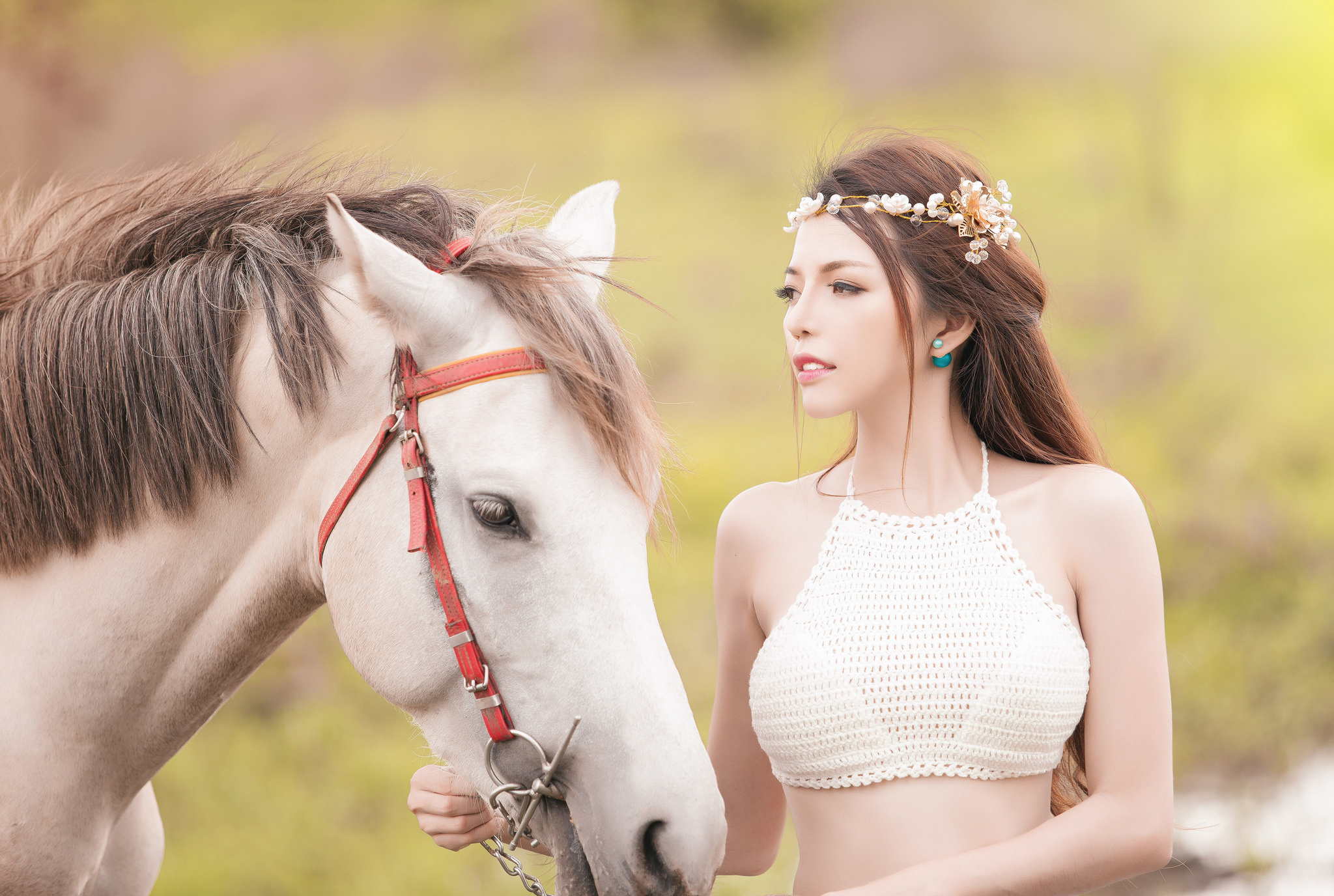 Обои морда, лошадь, девушка, настроение, конь, венок, face, horse, girl, mood, wreath разрешение 2048x1376 Загрузить