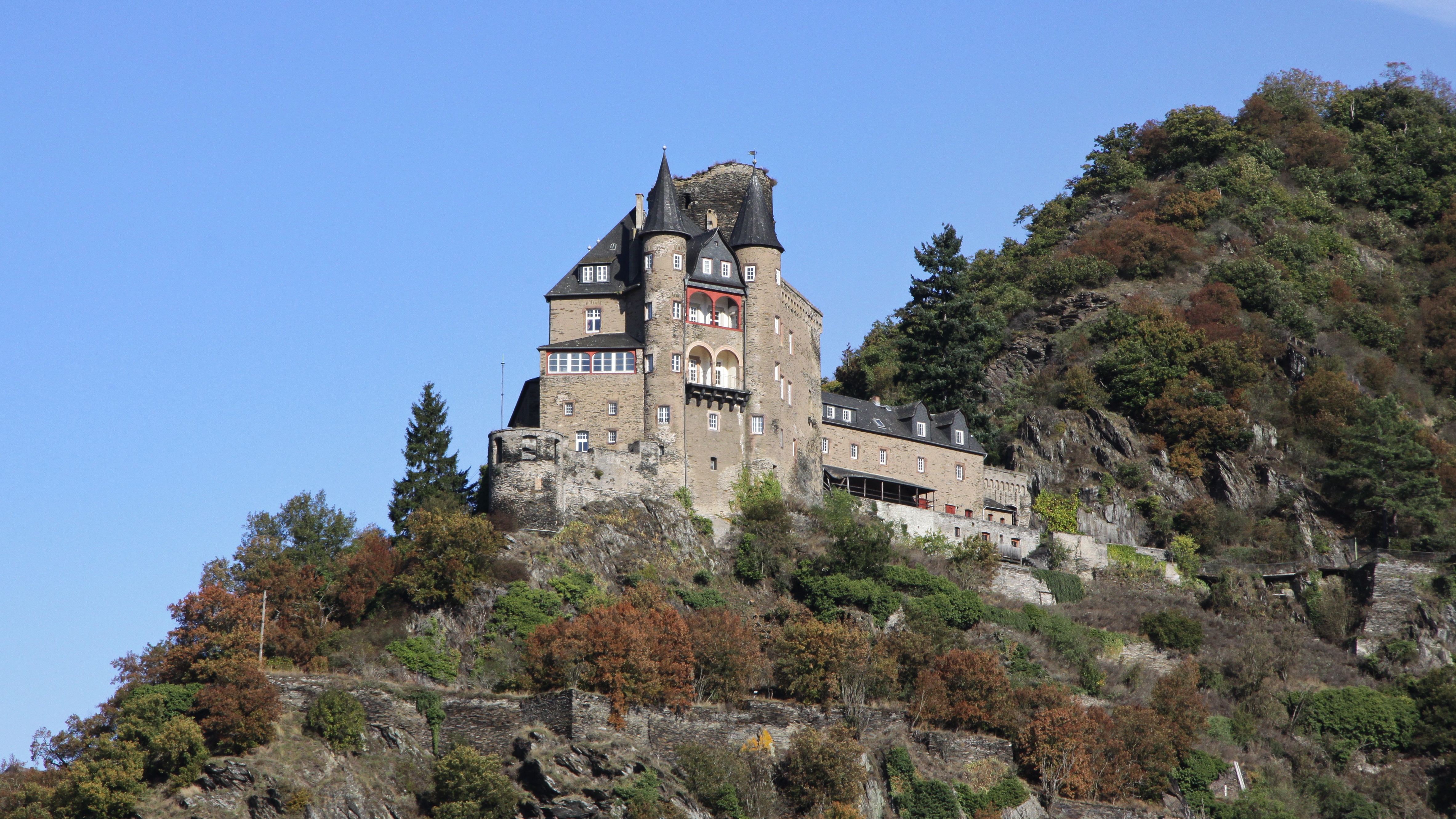 Обои пейзаж, замок, германия, castle katz, замок катц, санкт-гоарсхаузен, st. goarshausen, burg katz, катц, landscape, castle, germany, saint goarshausen разрешение 4730x2660 Загрузить