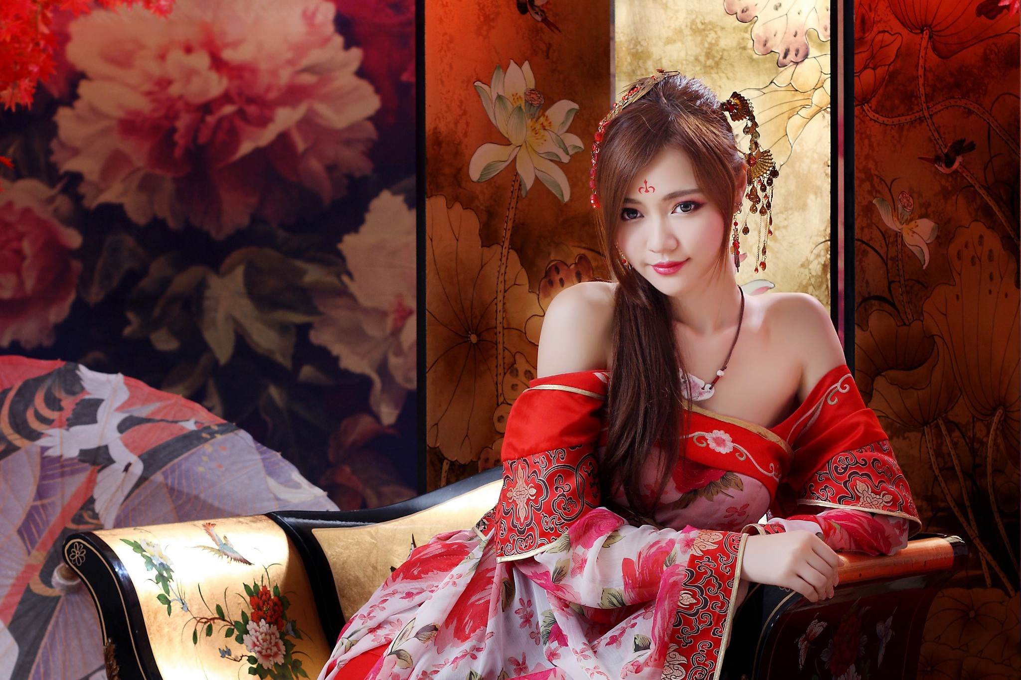 Обои азиатка, стиль, девушка, настроение, поза, взгляд, модель, лицо, кимоно, asian, style, girl, mood, pose, look, model, face, kimono разрешение 2048x1365 Загрузить
