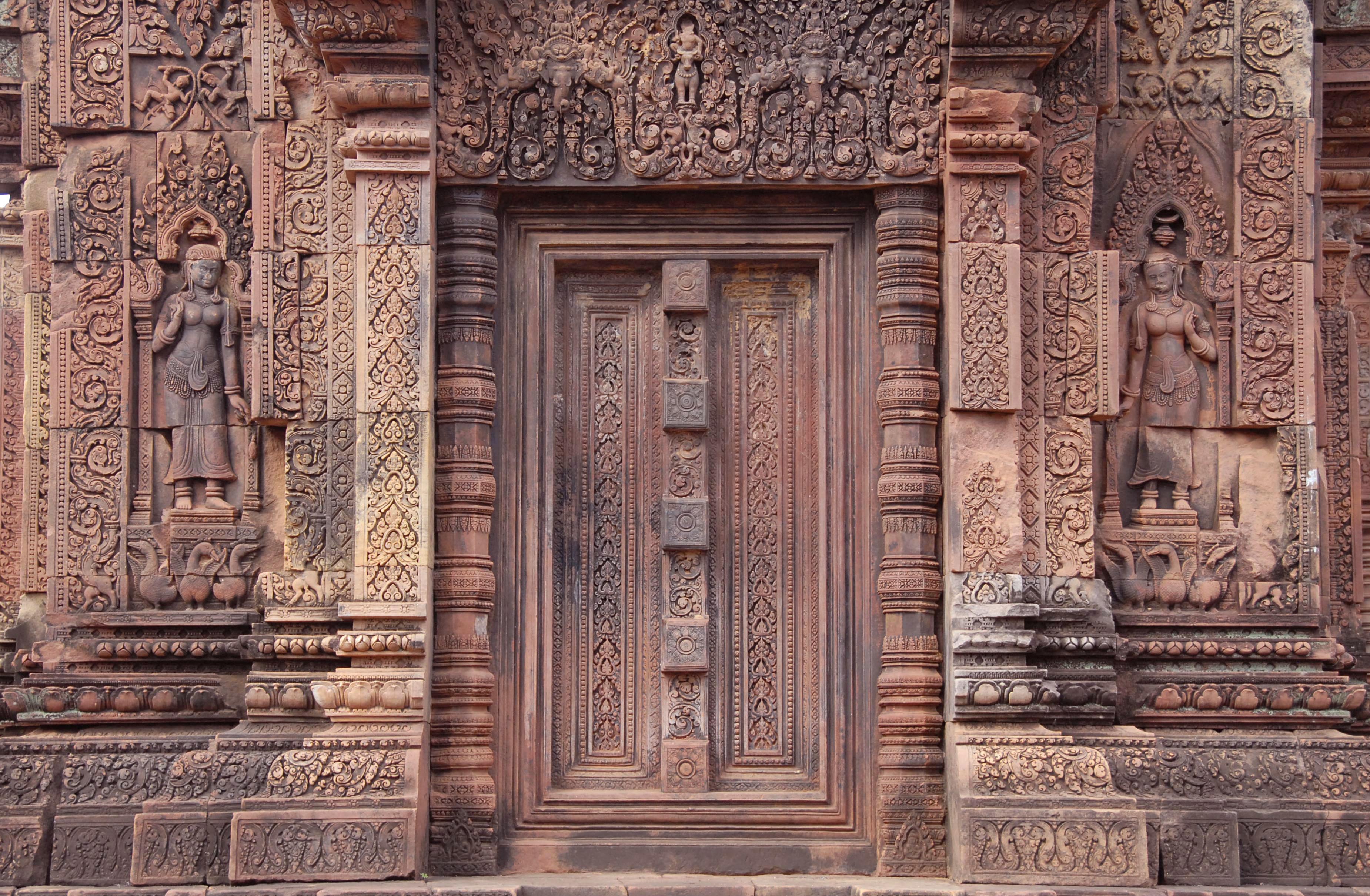 Обои дверь, архитектура, камбоджа, бантей срей, сием-рип, the door, architecture, cambodia, banteay srei, siem reap разрешение 3700x2420 Загрузить