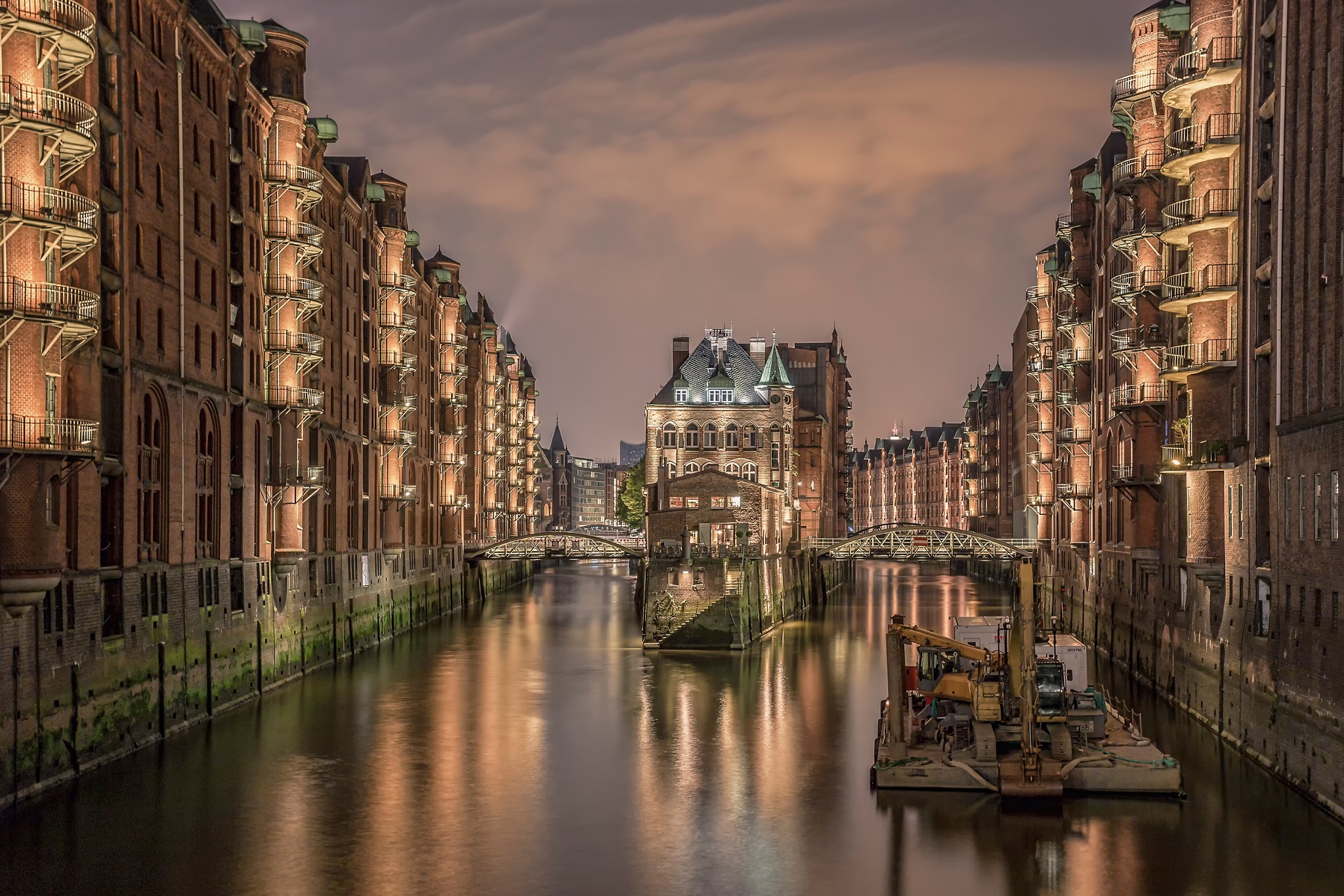 Обои ночь, река, дом, германия, гамбург, night, river, house, germany, hamburg разрешение 2048x1366 Загрузить