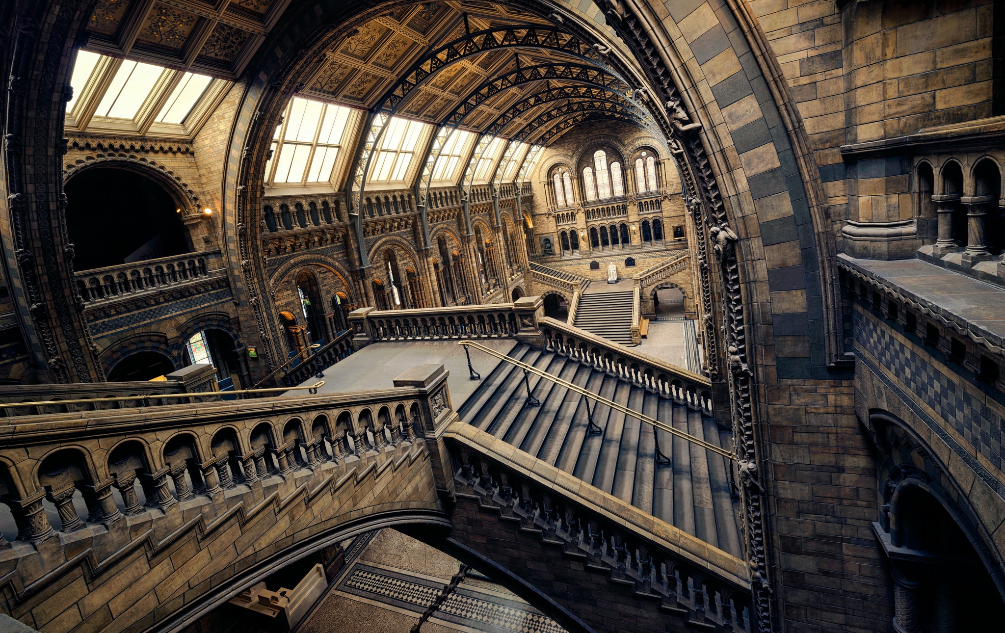 Обои лестница, лондон, зал, англия, музей естествознания, ladder, london, hall, england, museum of natural history разрешение 2048x1290 Загрузить