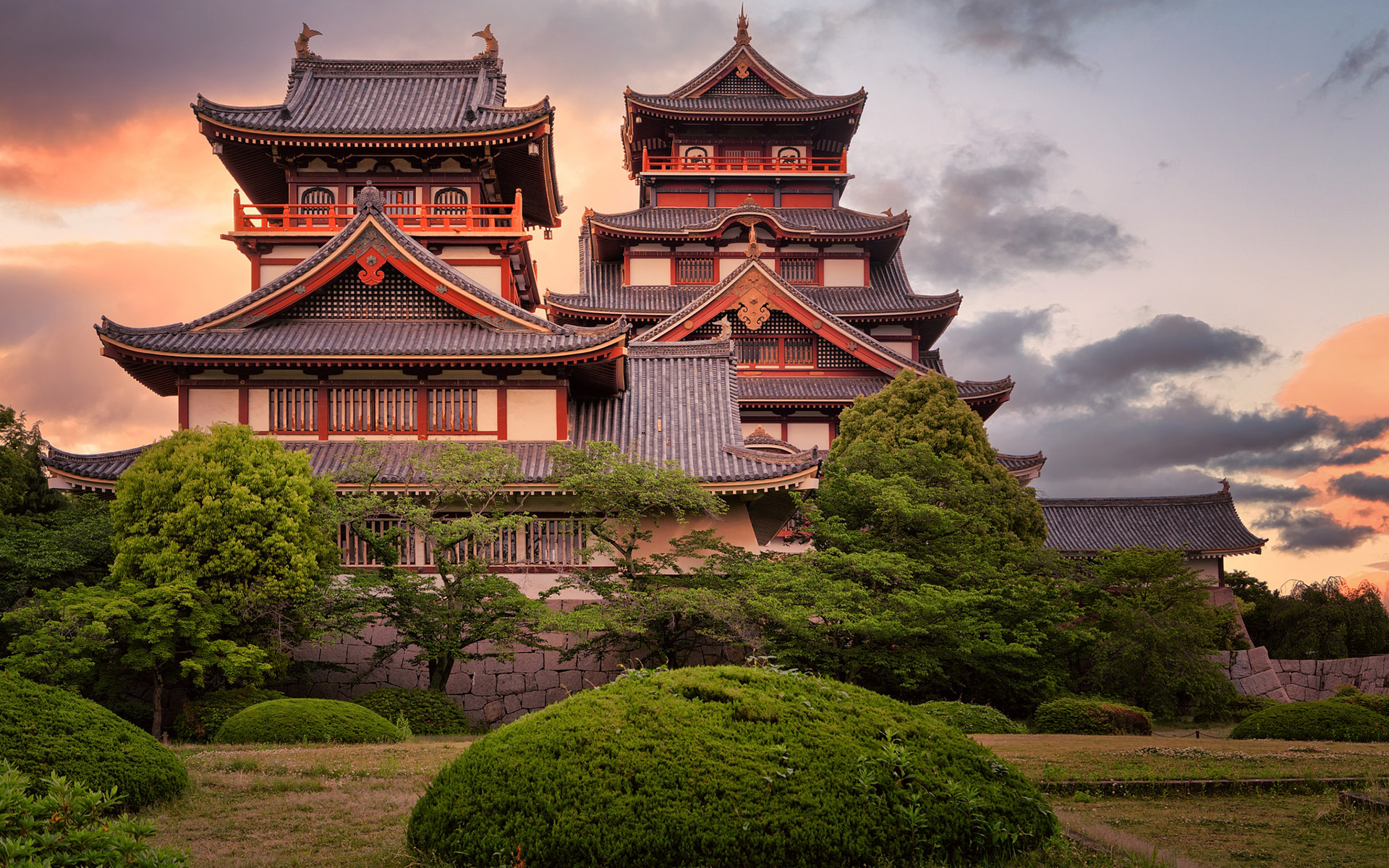 Обои закат, замок, япония, киото, архитектура, замок фусими, sunset, castle, japan, kyoto, architecture разрешение 1920x1200 Загрузить