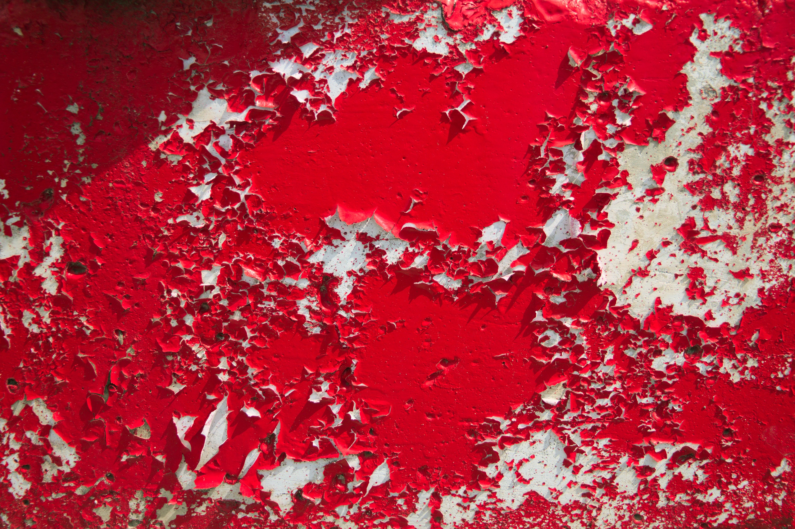 Красная краска для стен