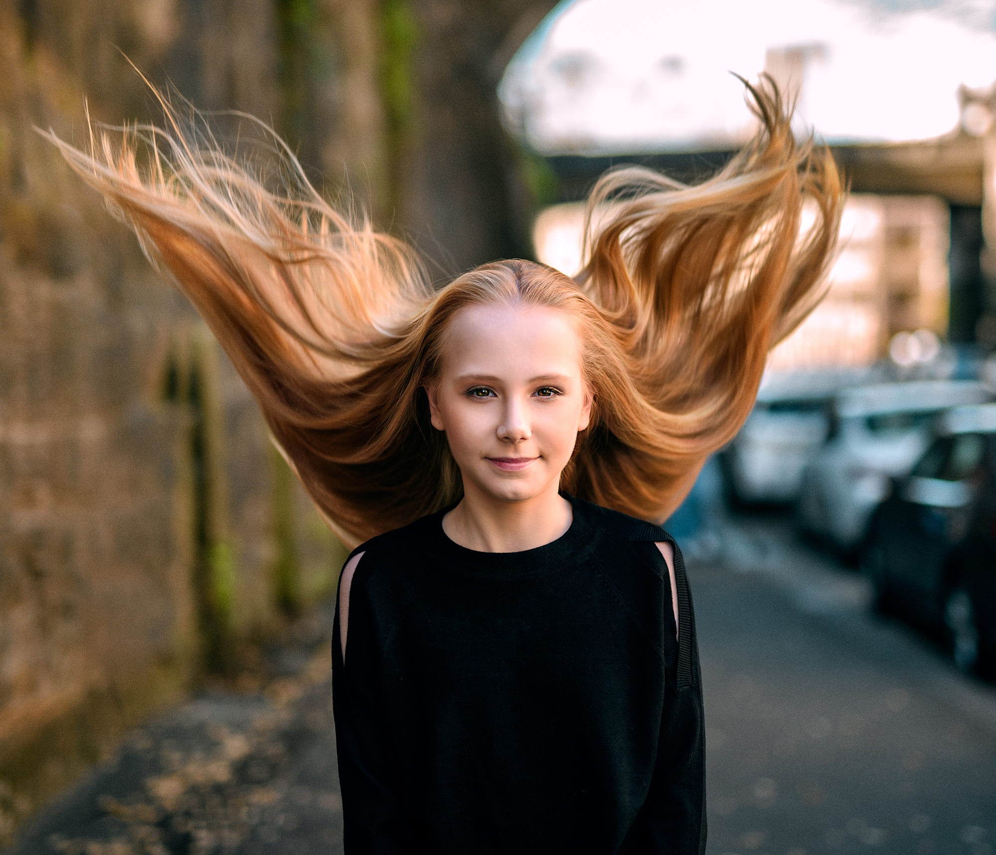 Обои улыбка, взгляд, девочка, волосы, лицо, ветер, zubair aslam, smile, look, girl, hair, face, the wind разрешение 2000x1718 Загрузить