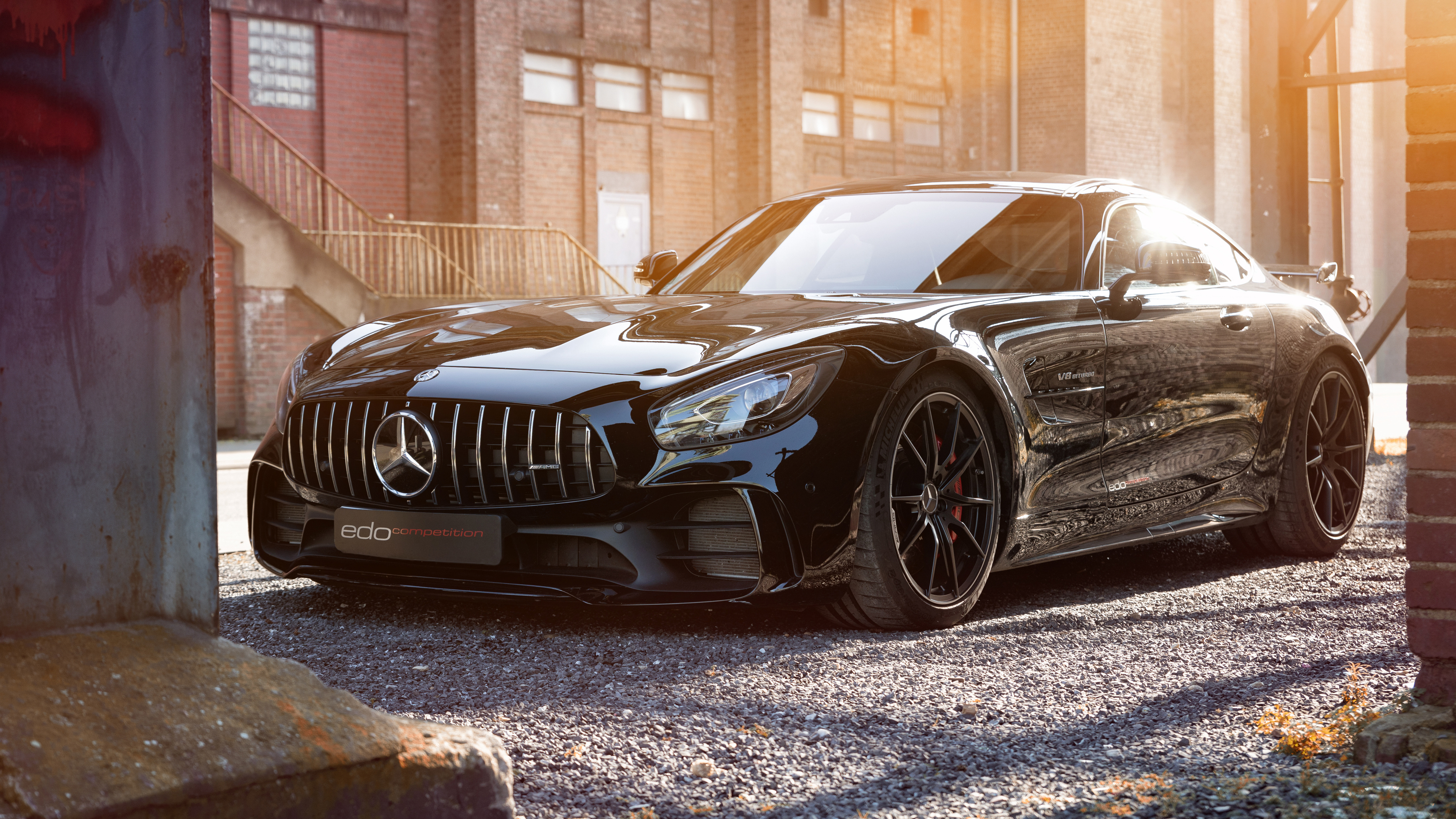 Обои солнце, фон, авто, здания, гараж, мерс, gt r, -amg, ансар, the sun, background, auto, building, garage, mercedes разрешение 4096x2304 Загрузить