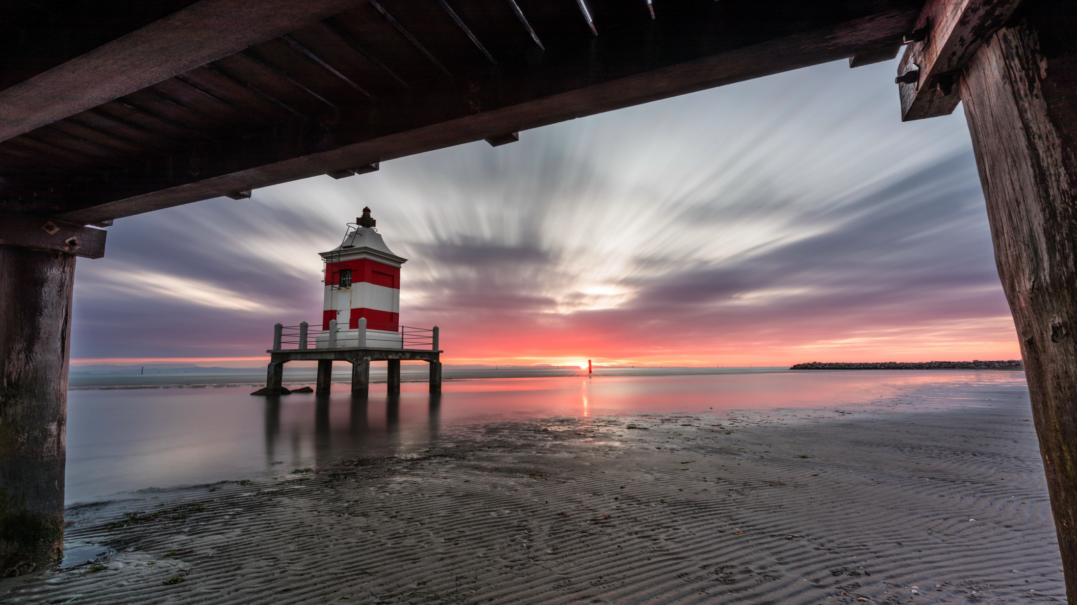 Обои берег, море, маяк, италия, фриули-венеция-джулия, shore, sea, lighthouse, italy, friuli-venezia giulia разрешение 2112x1188 Загрузить