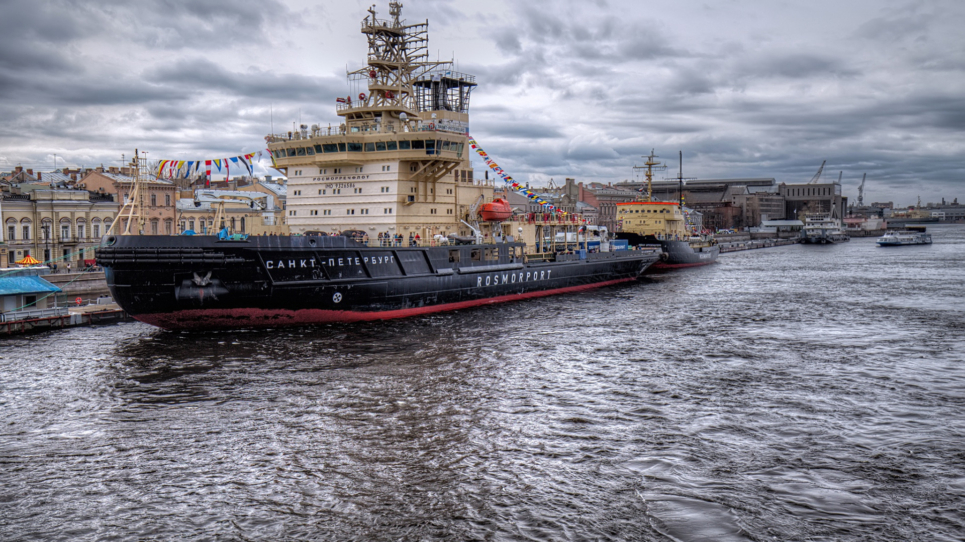 Обои река, корабль, осень, санкт-петербург, пристань, буксир, river, ship, autumn, saint petersburg, marina, tug разрешение 1920x1080 Загрузить