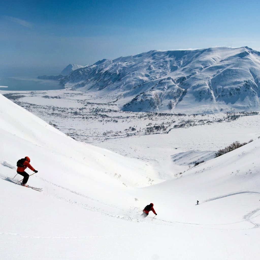 Обои горы, снег, спуск, скорость, долина, лыжи, mountains, snow, the descent, speed, valley, ski разрешение 2560x1600 Загрузить