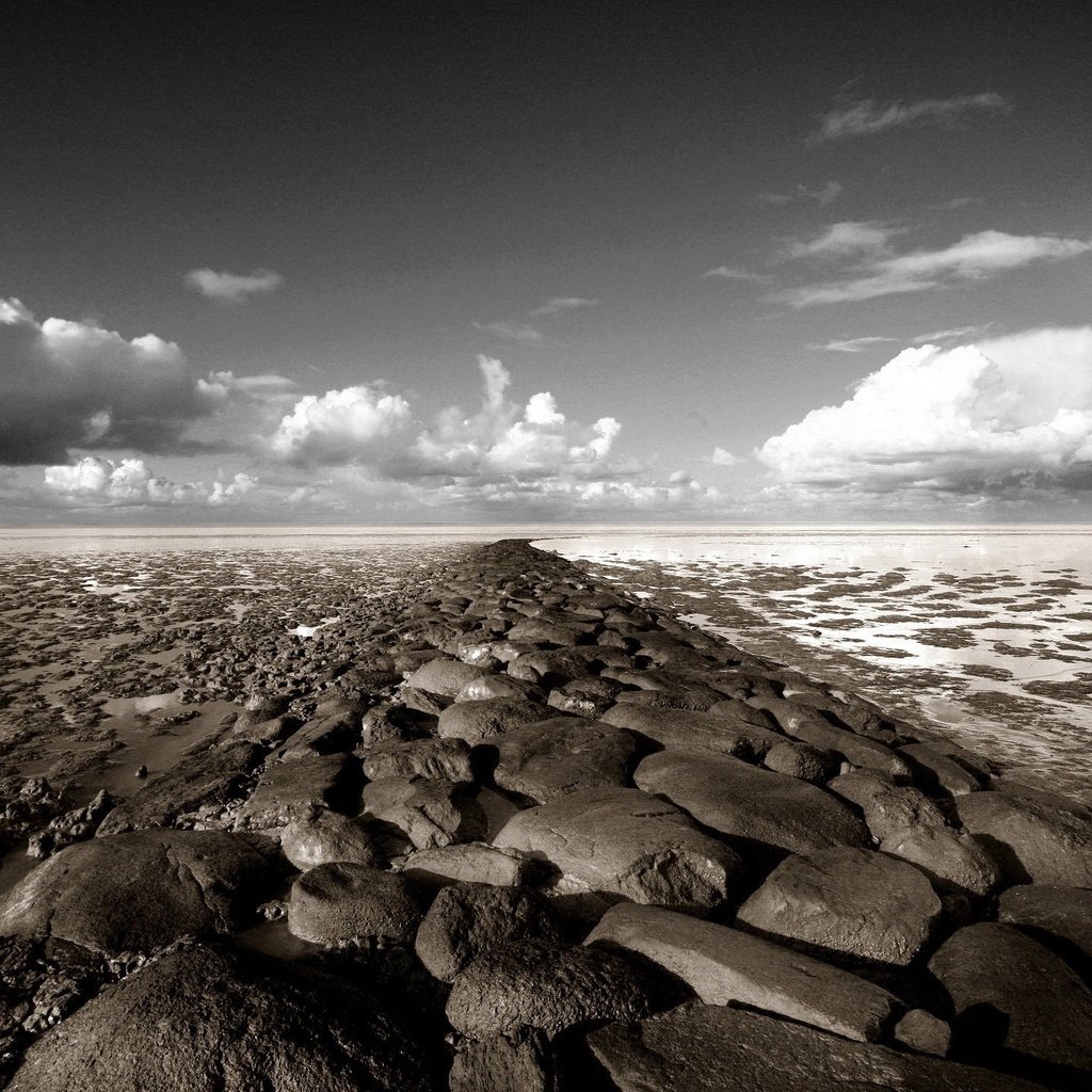 Обои облака, камни, горизонт, clouds, stones, horizon разрешение 1920x1440 Загрузить