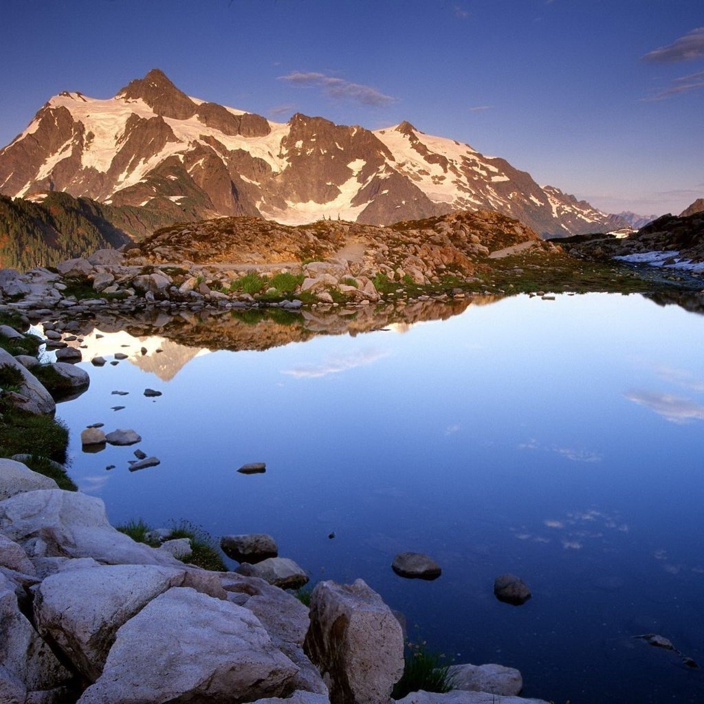 Обои озеро, горы, камни, lake, mountains, stones разрешение 1999x1333 Загрузить