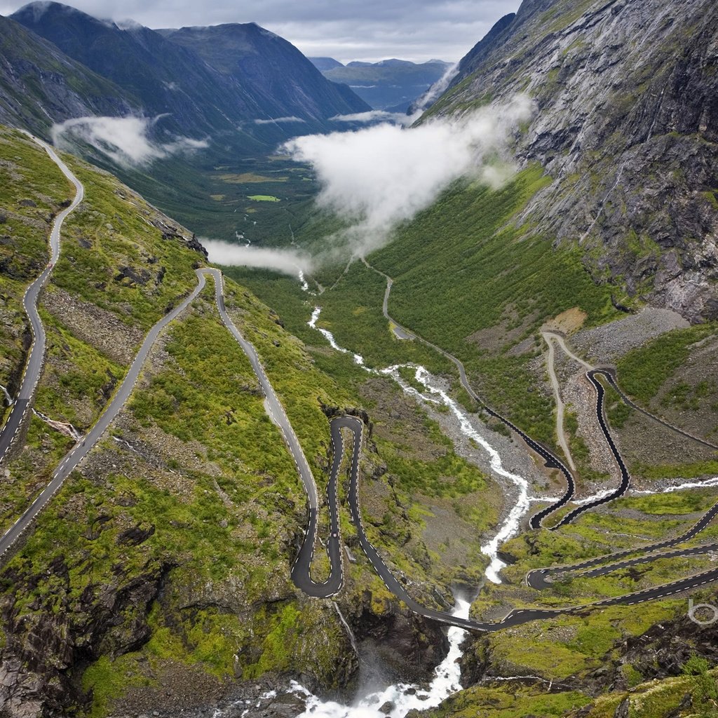 Обои дорога, река, горы, норвегия, горная дорога, серпантин, road, river, mountains, norway, mountain road, serpentine разрешение 1920x1200 Загрузить