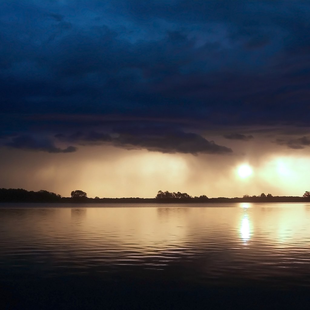 Обои облака, закат, море, ominous, clouds, sunset, sea разрешение 2560x1600 Загрузить