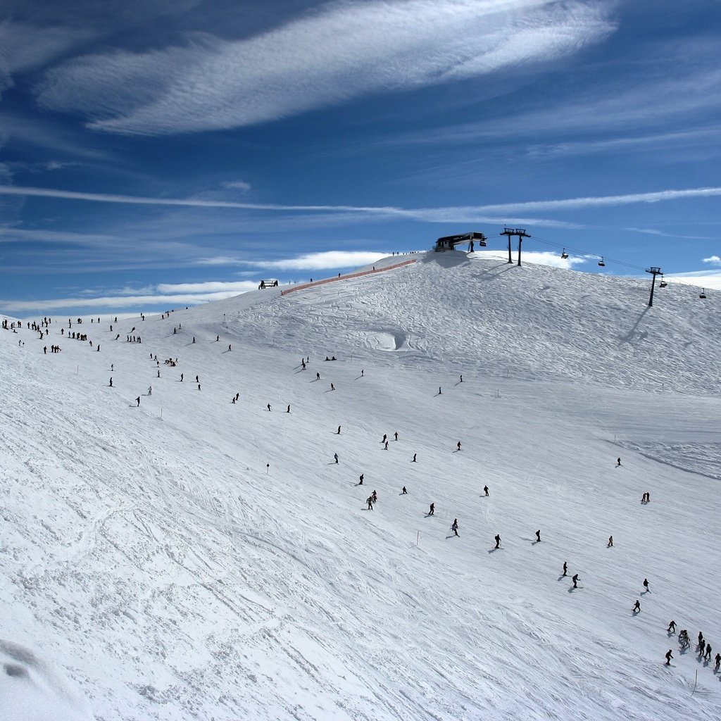 Обои снег, склон, лыжники, snow, slope, skiers разрешение 3456x2304 Загрузить