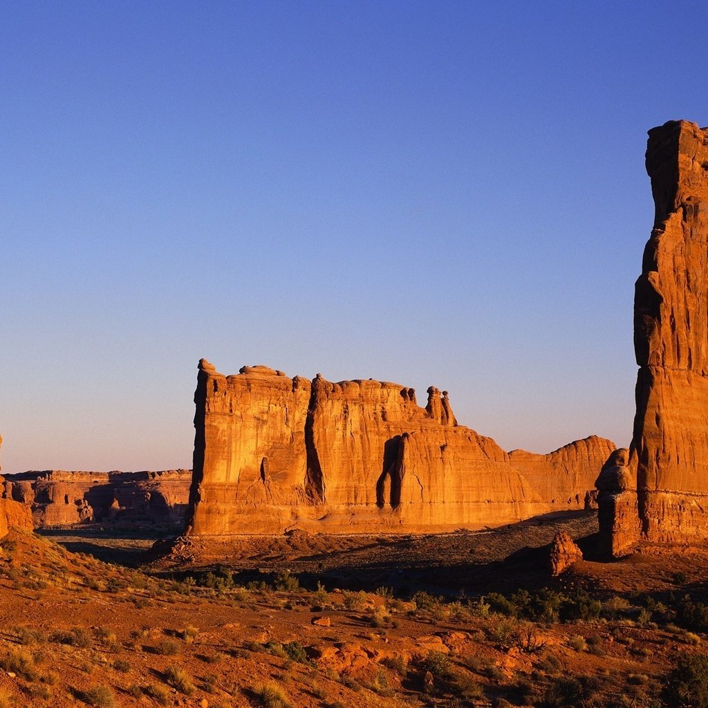 Обои небо, скалы, пейзаж, песок, пустыня, наскальные, the sky, rocks, landscape, sand, desert, rock разрешение 2245x1200 Загрузить