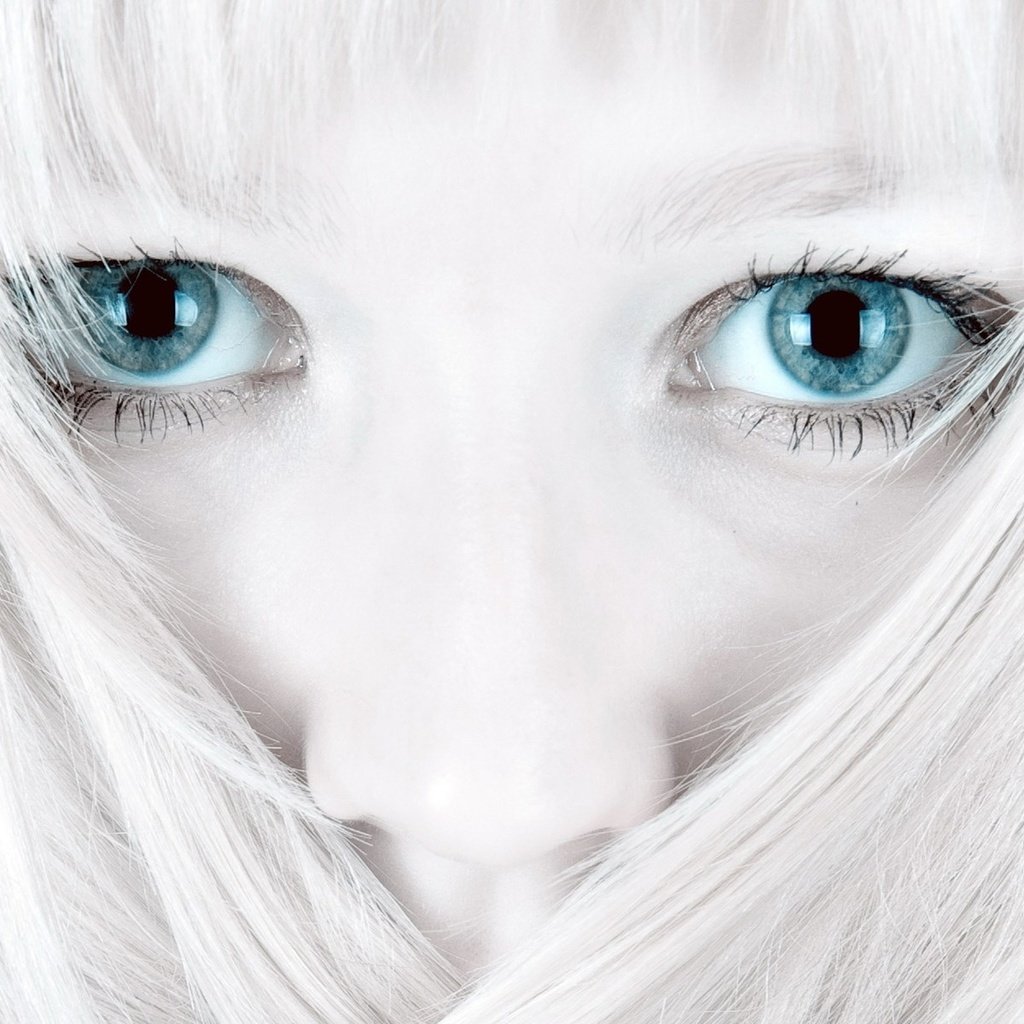 Белый цвет глаз