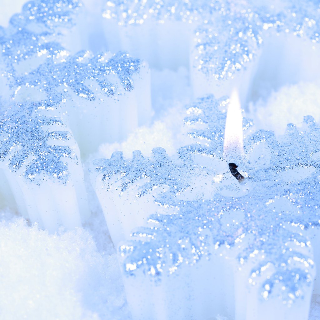 Обои снег, свечи, белый, snow, candles, white разрешение 2560x1600 Загрузить