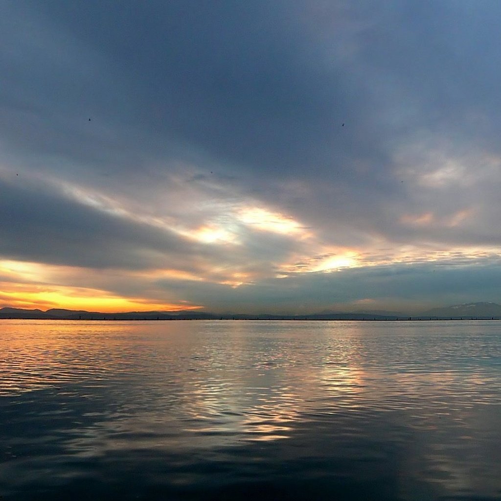 Обои облака, вода, закат, горизонт, clouds, water, sunset, horizon разрешение 3360x1050 Загрузить