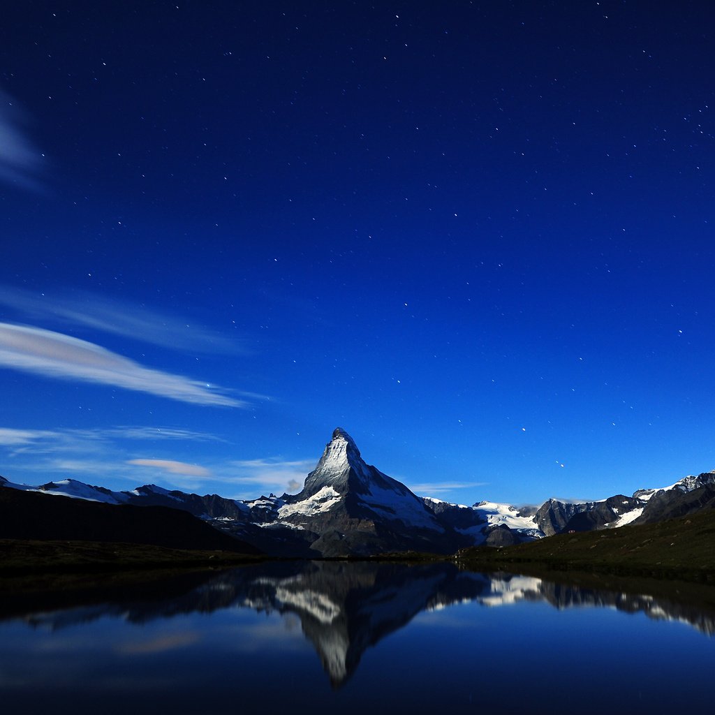 Обои ночь, горы, швейцария, matterhorn's midnight reflection, night, mountains, switzerland, matterhorn''s midnight reflection разрешение 2560x1600 Загрузить