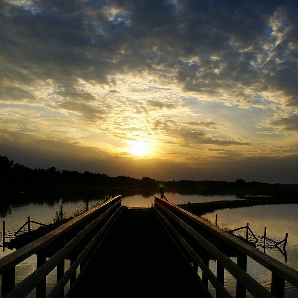 Обои река, природа, закат, пейзаж, деревянный мост, river, nature, sunset, landscape, wooden bridge разрешение 1920x1080 Загрузить