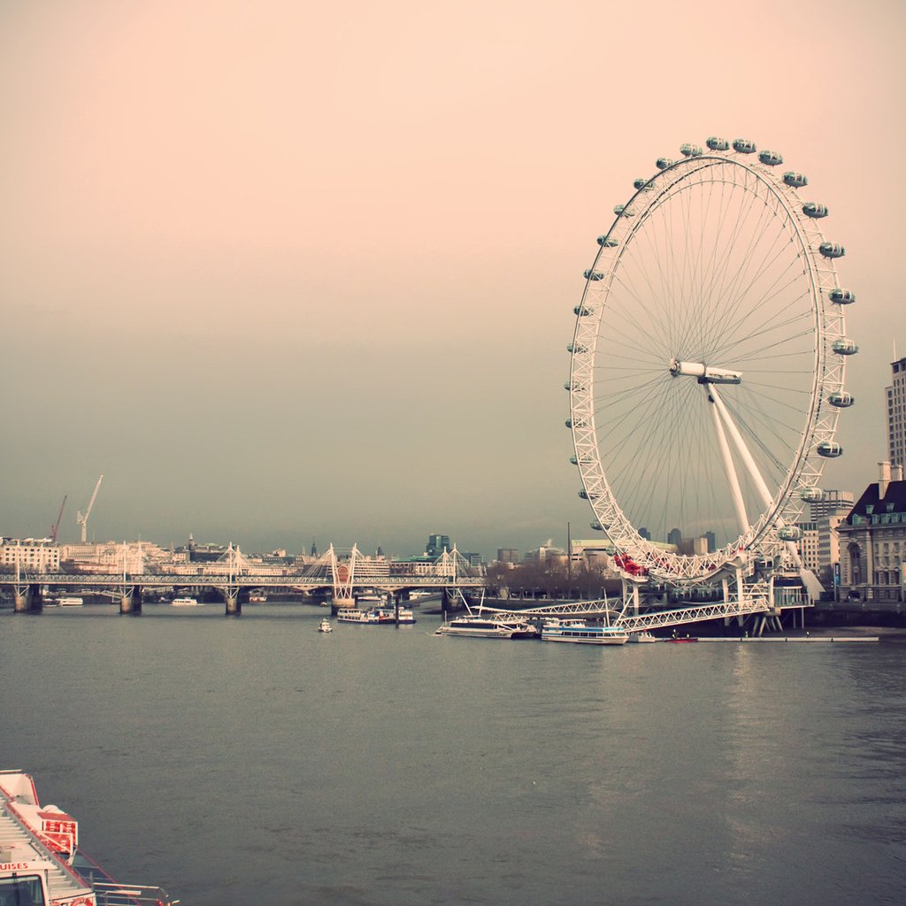 London Eye черно белое фото