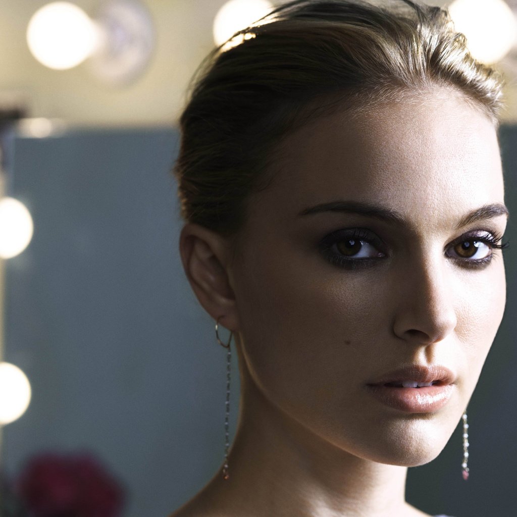 Обои девушка, портрет, взгляд, волосы, лицо, натали портман, girl, portrait, look, hair, face, natalie portman разрешение 2560x1920 Загрузить