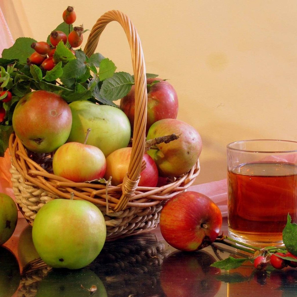 Обои фрукты, яблоки, шиповник, ягоды, чай, натюрморт, fruit, apples, briar, berries, tea, still life разрешение 1920x1200 Загрузить