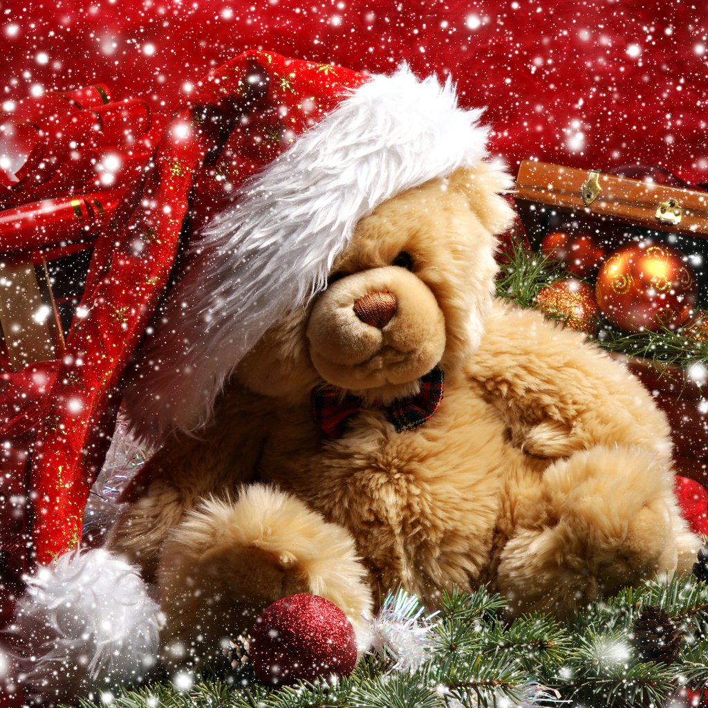 Обои снег, плюшевый медведь, новый год, шары, украшения, мишка, шишка, подарок, ветка елки, snow, teddy bear, new year, balls, decoration, bear, bump, gift, christmas tree branch разрешение 2560x2188 Загрузить