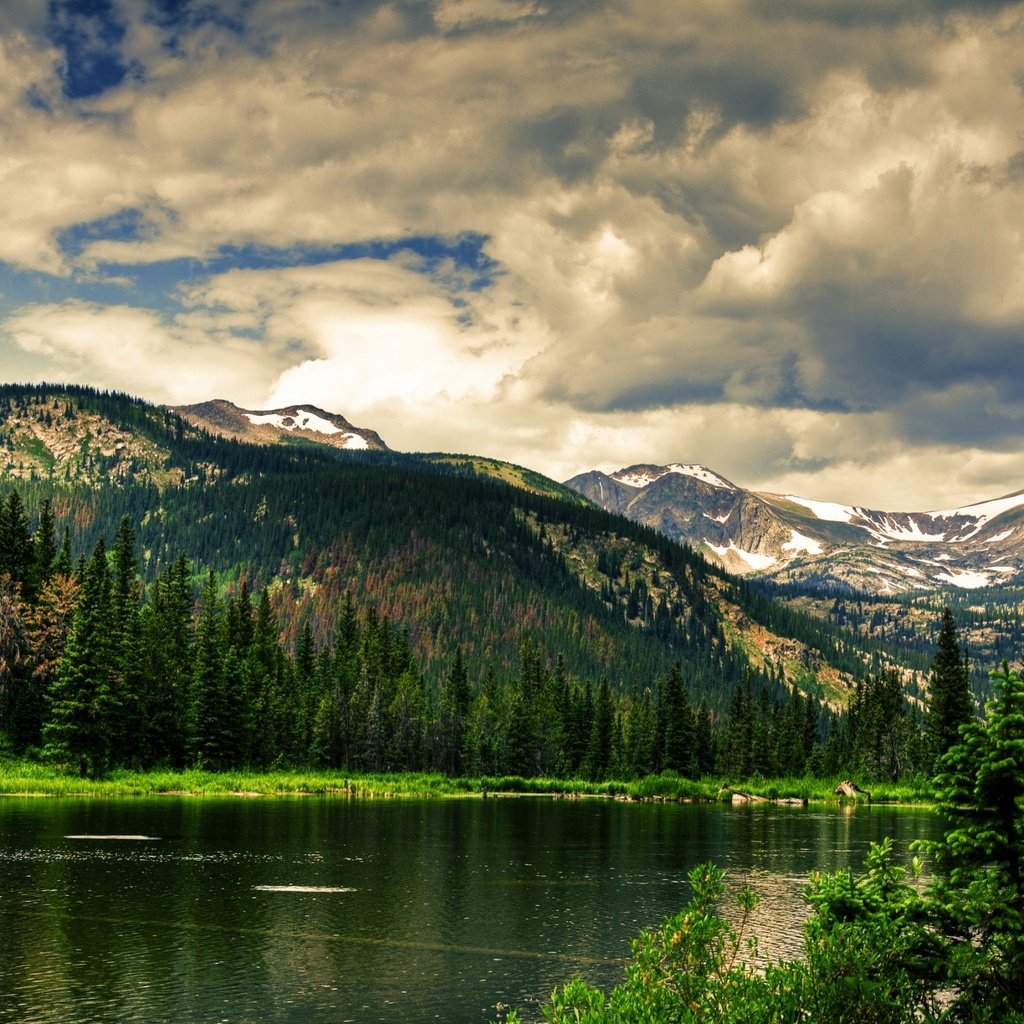 Обои небо, облака, деревья, озеро, горы, природа, the sky, clouds, trees, lake, mountains, nature разрешение 2560x1600 Загрузить