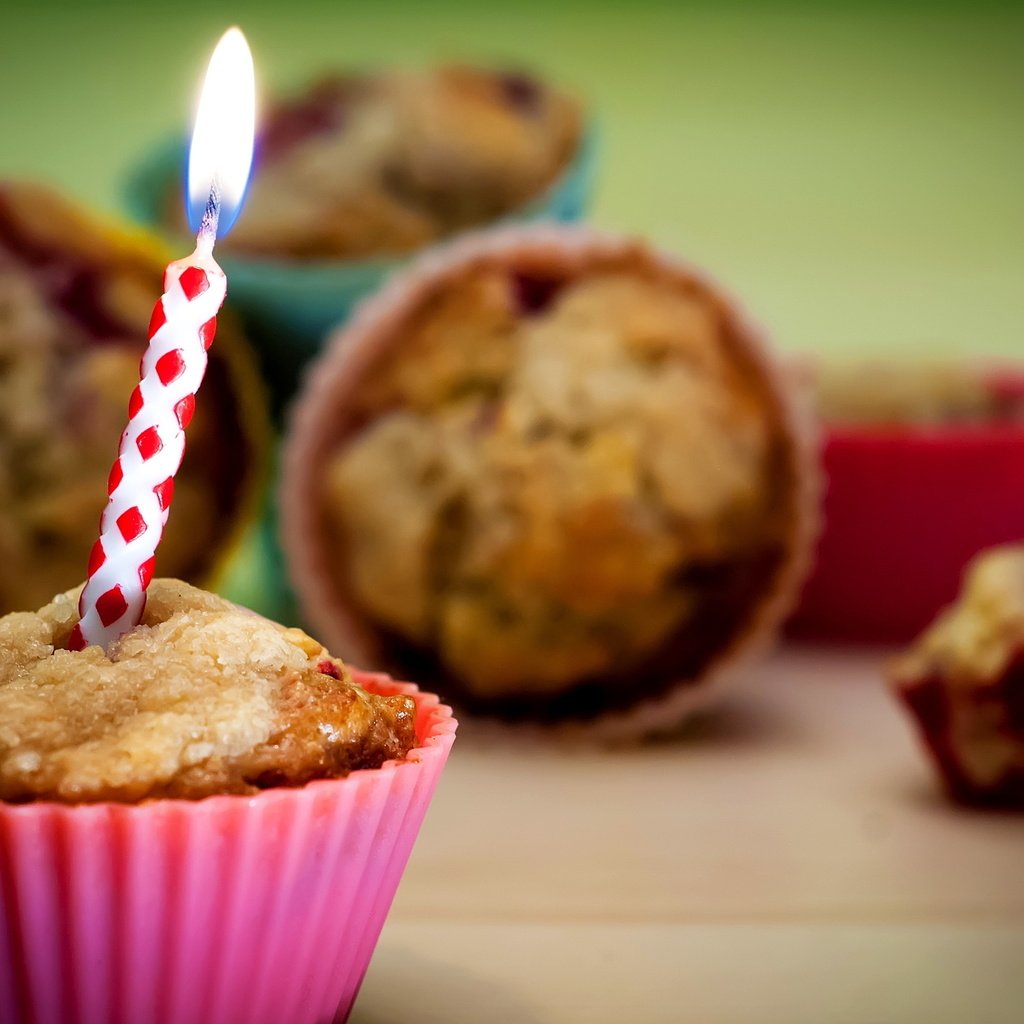 Обои свеча, день рождения, выпечка, кекс, кексы, candle, birthday, cakes, cupcake, cupcakes разрешение 2560x1600 Загрузить