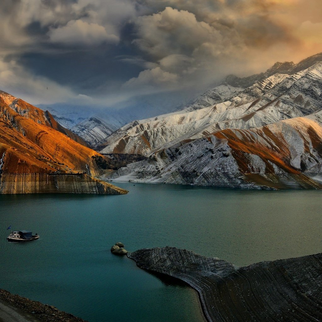 Обои небо, облака, озеро, горы, природа, иран, the sky, clouds, lake, mountains, nature, iran разрешение 2560x1600 Загрузить