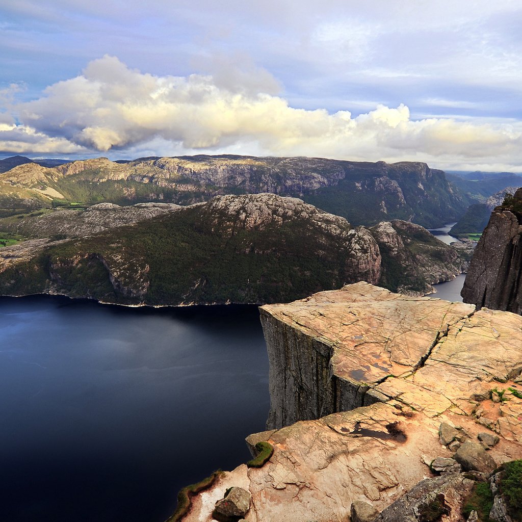 Обои вода, озеро, горы, скалы, природа, пейзаж, water, lake, mountains, rocks, nature, landscape разрешение 1920x1080 Загрузить