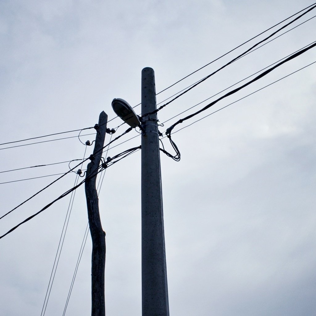 Обои небо, провода, столбы, лэп, nebo, provoda, stolby, линии электропередач, the sky, wire, posts, power lines, pionerskaya разрешение 1920x1080 Загрузить