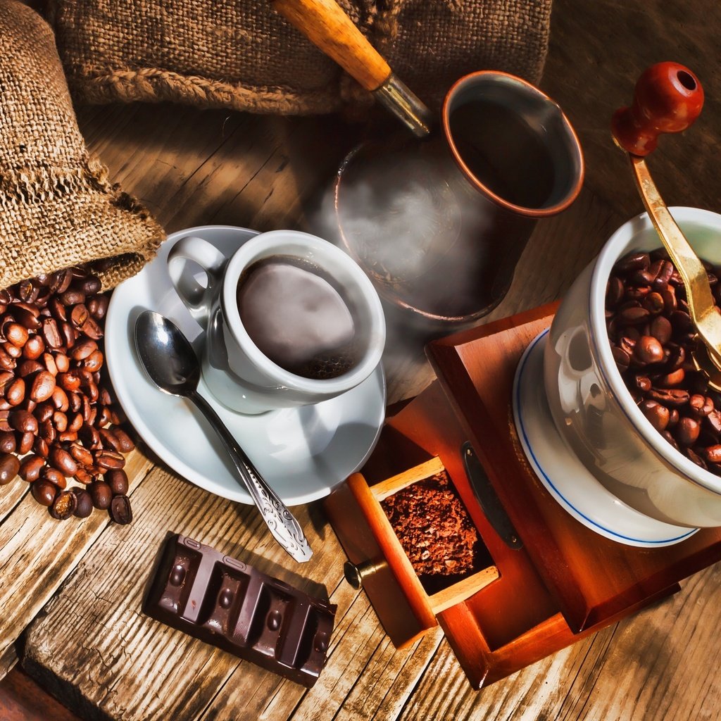 Обои кофе, шоколад, кофейные зерна, турка, кофемолка, coffee, chocolate, coffee beans, turk, coffee grinder разрешение 2560x1600 Загрузить