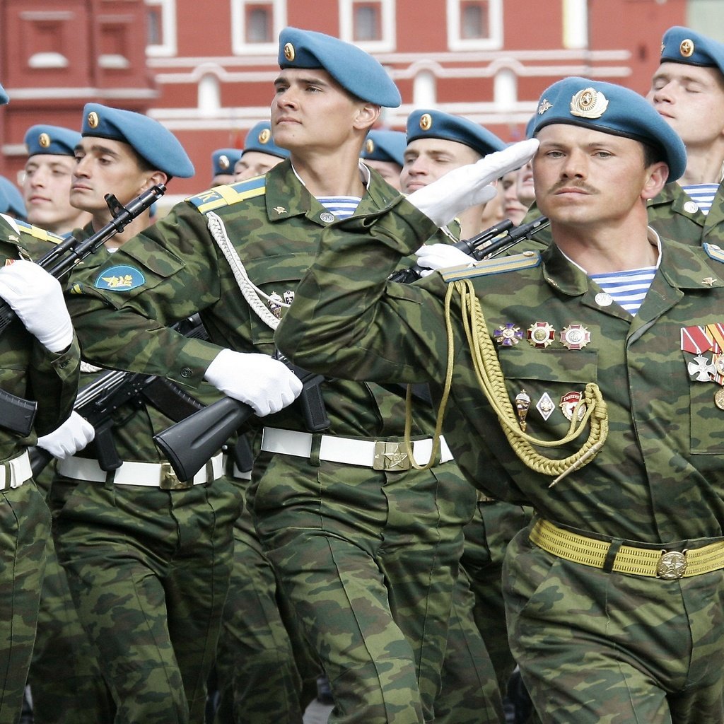 Обои россия, красная площадь, парад, вдв, день вдв, russia, red square, parade, airborne, day of airborne forces разрешение 2560x1440 Загрузить