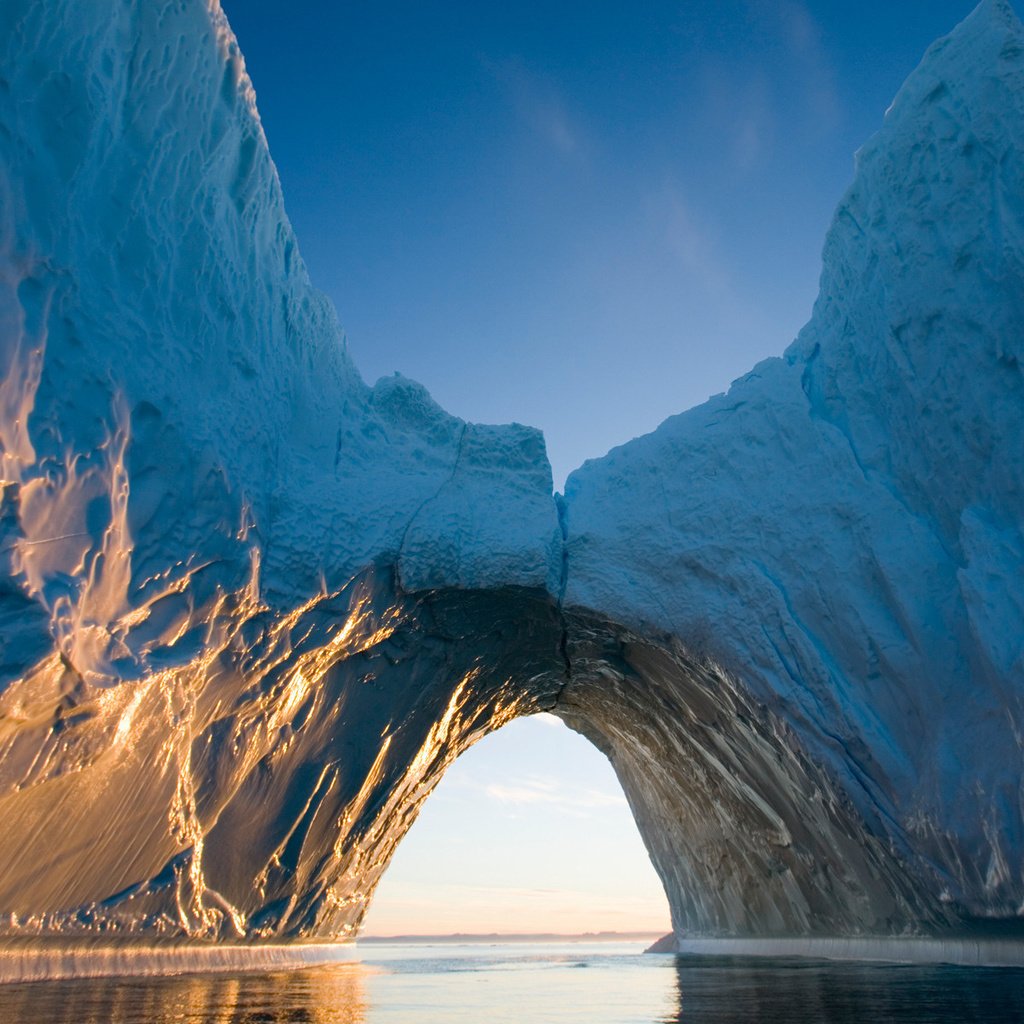 Обои вода, солнце, лучи, айсберг, льды, арктика, water, the sun, rays, iceberg, ice, arctic разрешение 1920x1200 Загрузить