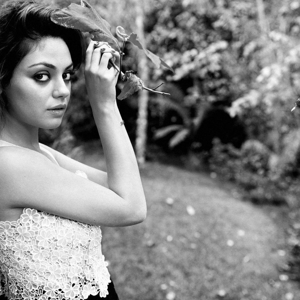 Обои природа, девушка, чёрно-белое, актриса, мила кунис, nature, girl, black and white, actress, mila kunis разрешение 1920x1200 Загрузить