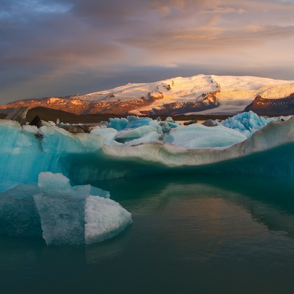 Обои горы, снег, залив, исландия, айсберги, mountains, snow, bay, iceland, icebergs разрешение 2048x1365 Загрузить