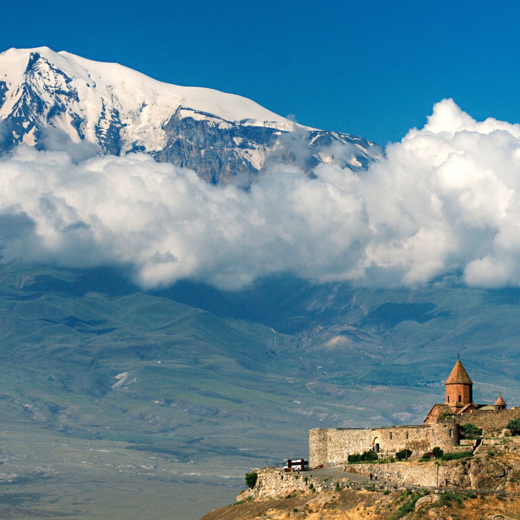 Armenia ararat. Хор Вирап Армения. Гора Арарат и хор Вирап. Армения гора Арарат Севан. Природа Армении Арарат.