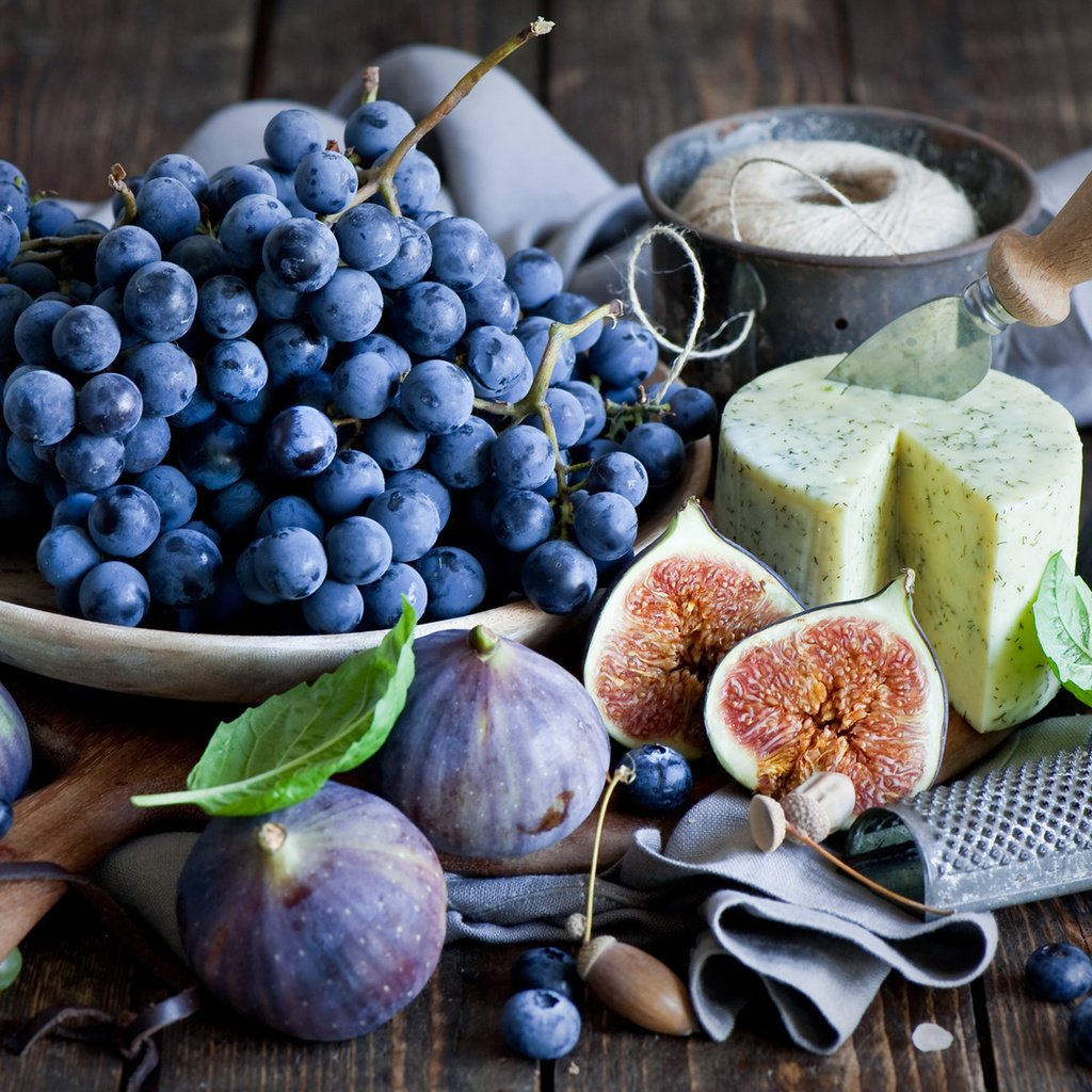 Обои виноград, сыр, натюрморт, инжир, фиги, тёрка, grapes, cheese, still life, figs, grater разрешение 1920x1200 Загрузить