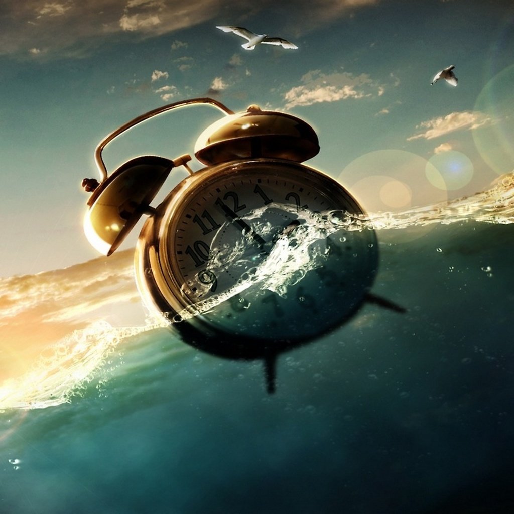 Обои будильник в воде, alarm clock in water разрешение 2560x1600 Загрузить