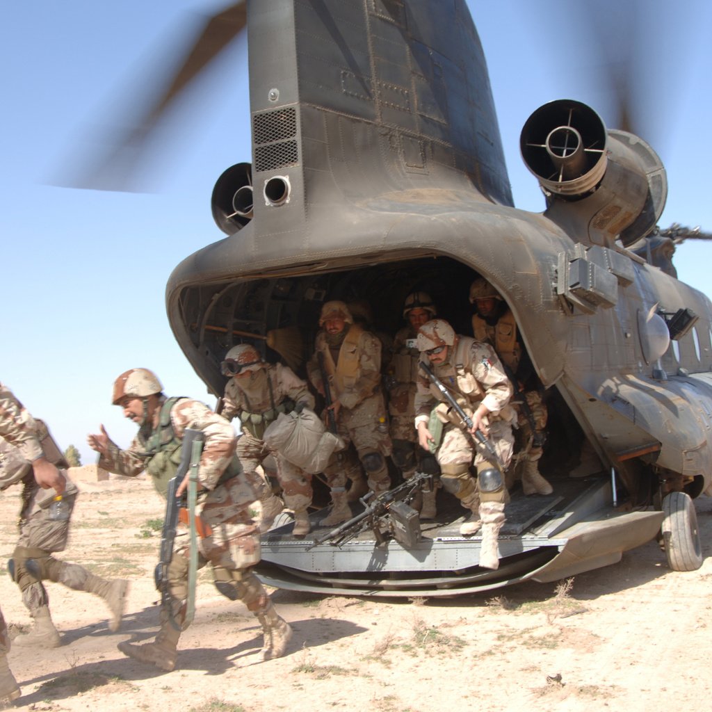 Обои солдаты, вертолет, soldiers, helicopter разрешение 4288x2848 Загрузить