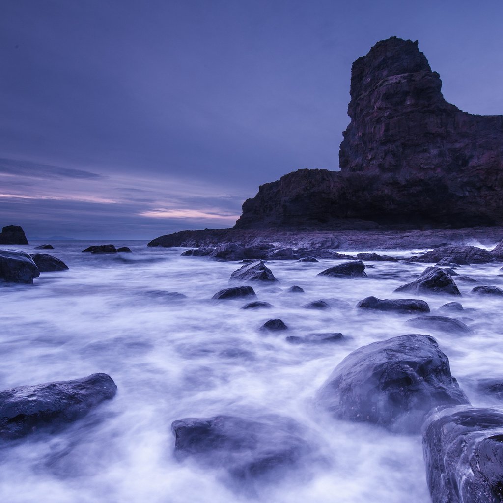 Обои скалы, камни, берег, великобритания, залив, шотландия, rocks, stones, shore, uk, bay, scotland разрешение 2048x1223 Загрузить