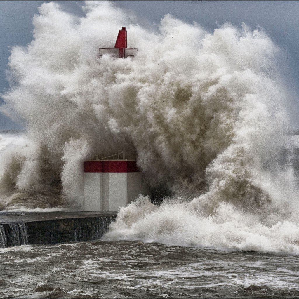 Обои море, маяк, волна, причал, океан, шторм, пена, sea, lighthouse, wave, pier, the ocean, storm, foam разрешение 3466x2311 Загрузить