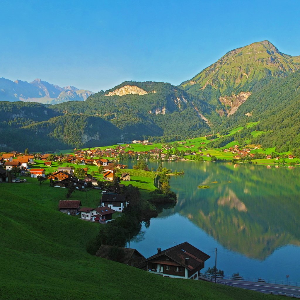 Обои озеро, горы, пейзаж, швейцария, коммуна лунгерн, lake, mountains, landscape, switzerland, the municipality of lungern разрешение 3072x1728 Загрузить